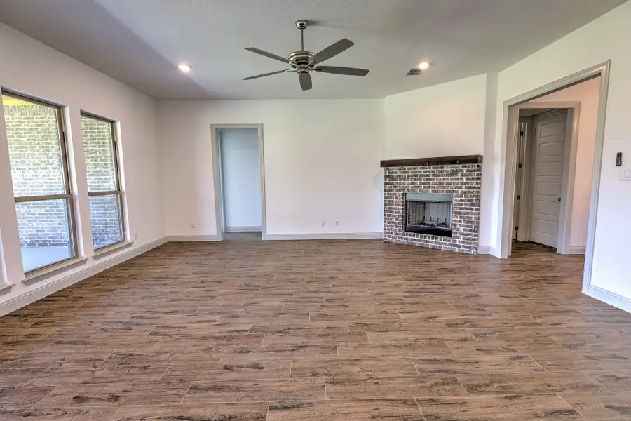 124 Mockingbird Hill, Joshua, TX 76058 - Image #2