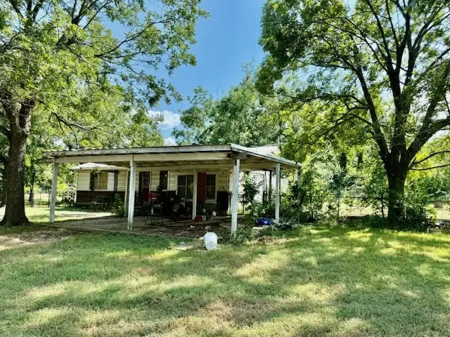 1109 N J Street, Hugo, OK 74743 - Image #2
