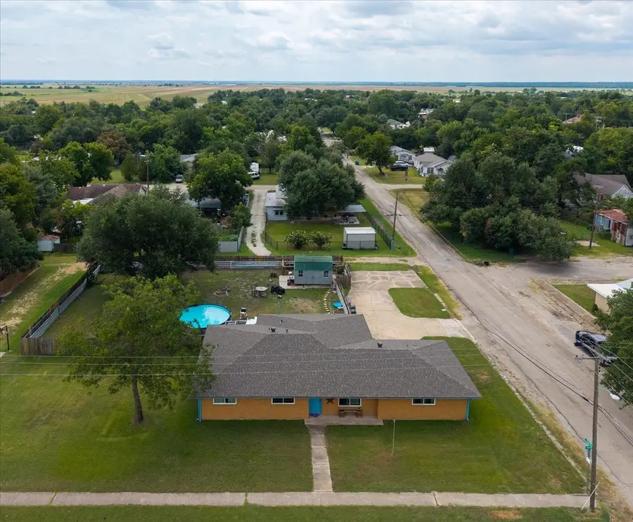 203 E Main Street, Rosebud, TX 76570 - Image #3