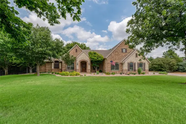 136 Whispering Winds Drive, Gunter, TX 75058
