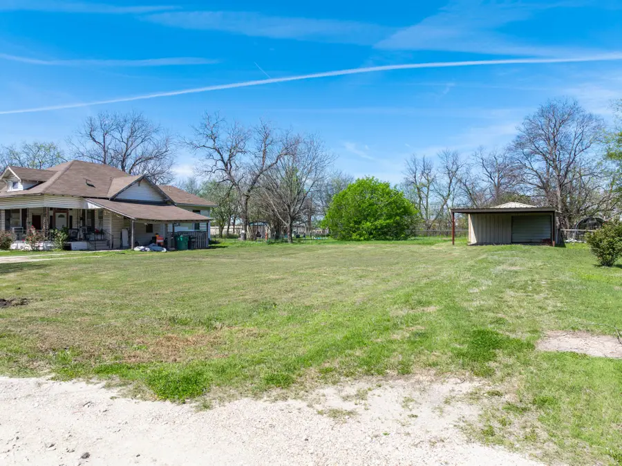 509 Navarro Avenue, Mart, TX 76664 - #2