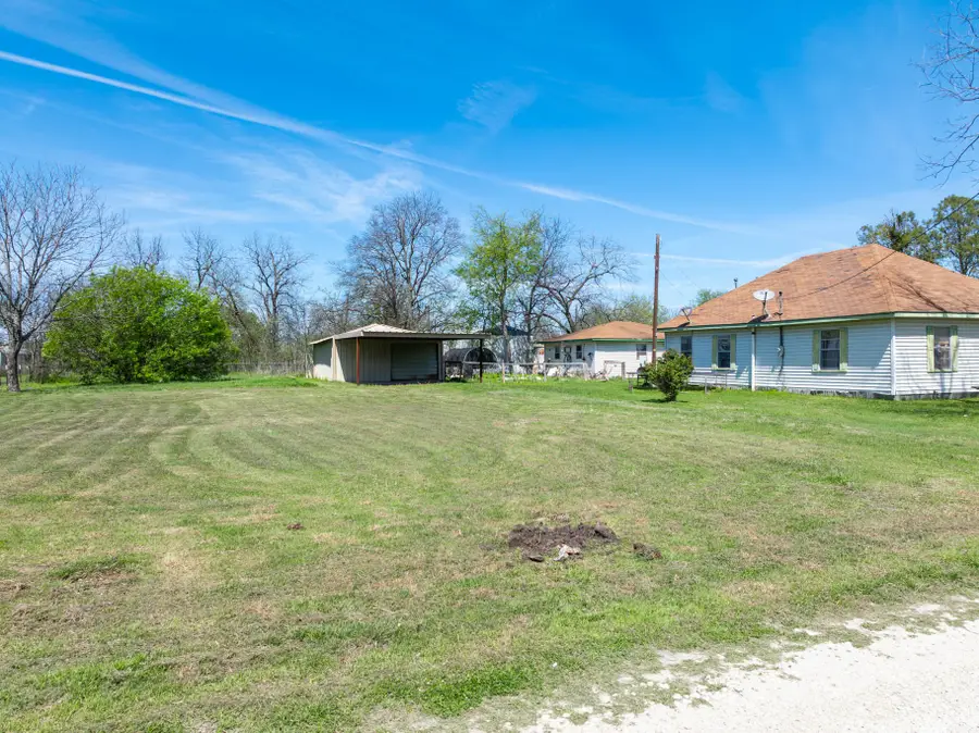 509 Navarro Avenue, Mart, TX 76664 - #3