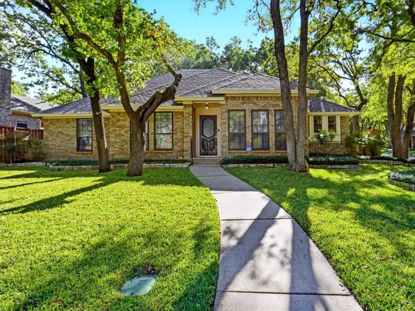 3106 Clear Lake Court, Arlington, TX 76017