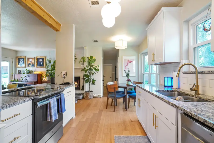 101 W Ash Lane, Euless, TX 76039 - Image #3