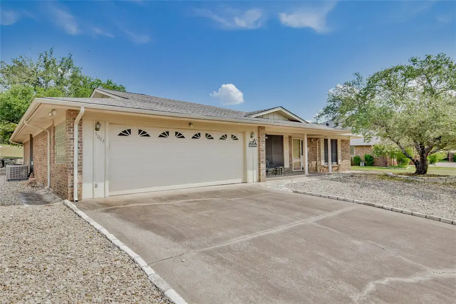 5002 Elms Court, Granbury, TX 76049 - Image #2