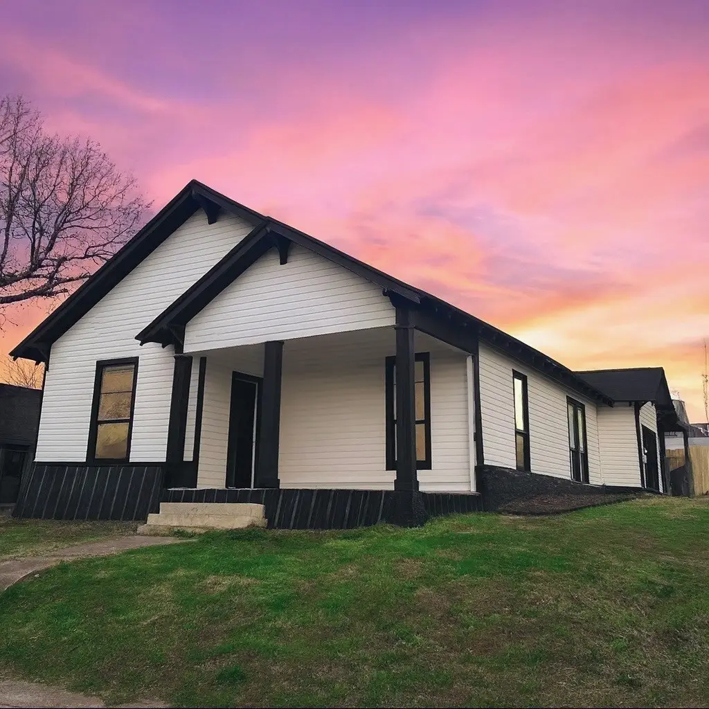 915 NE 1st Street, Mineral Wells, TX 76067 - Image #1