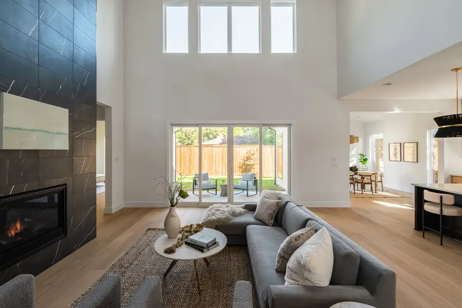 10321 Lanshire Drive, Dallas, TX 75238 - Image #2