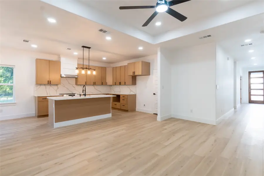 6131 Inca Drive, Enchanted Oaks, TX 75156 - Image #3