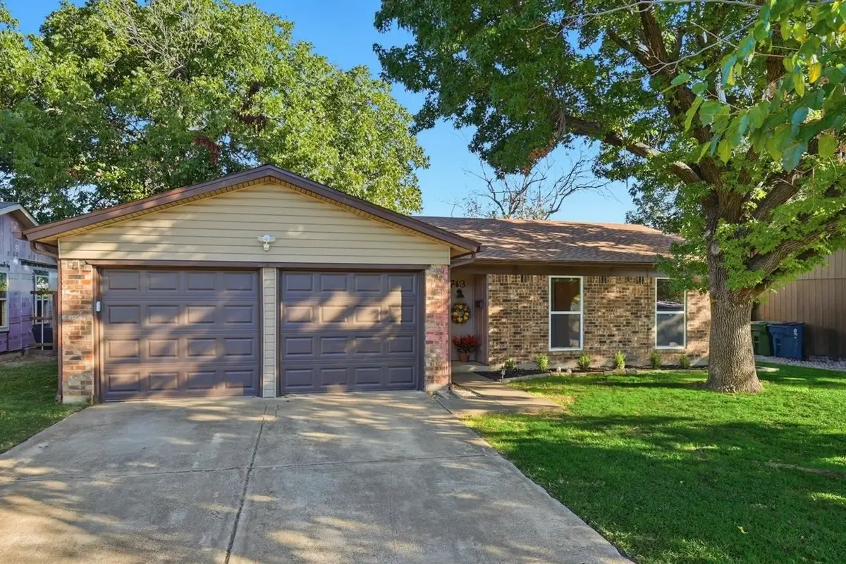 743 Idlewilde Drive, Lewisville, TX 75067 - Image #1