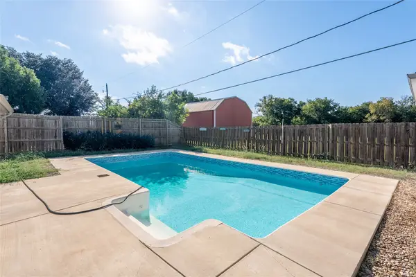 610 Betsy Ross Drive, Arlington, TX 76002