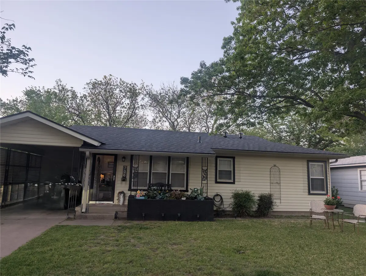 706 W Bloodworth Street, Olney, TX 76374 - #1