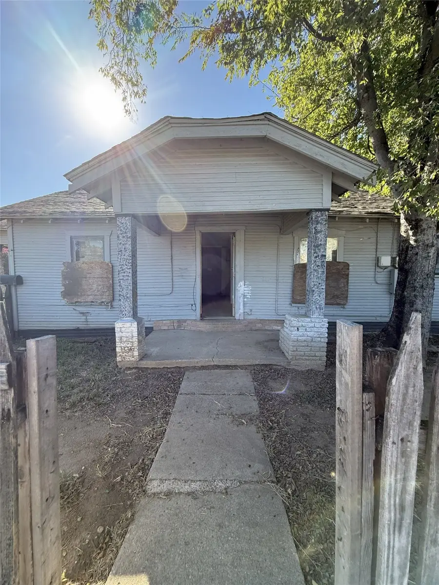 1323 Gould Avenue, Fort Worth, TX 76164 - Image #2