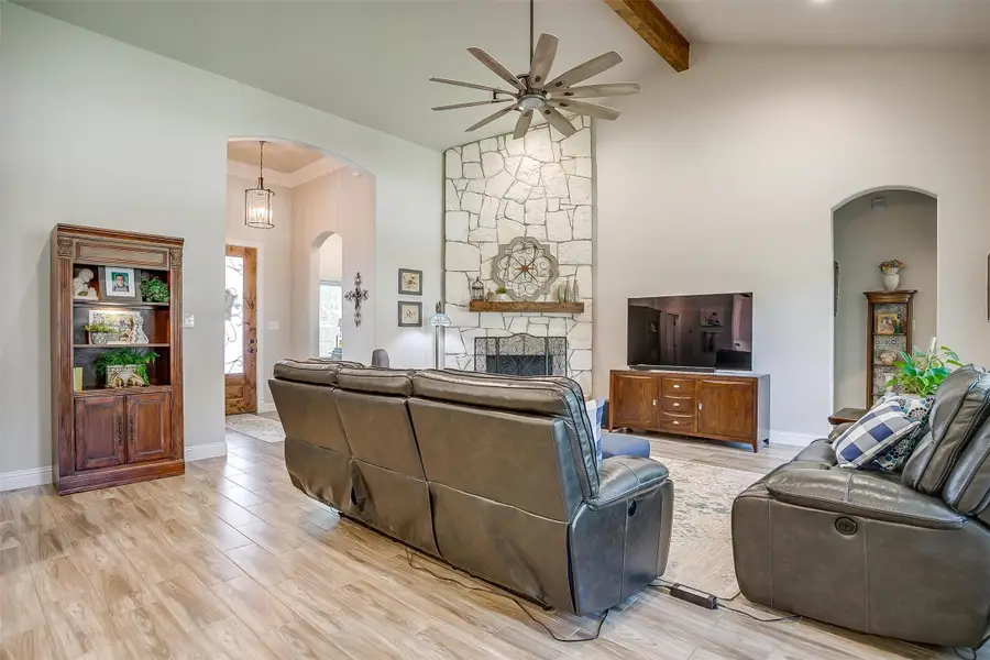 409 Glade Crest Road, Azle, TX 76020 - #3