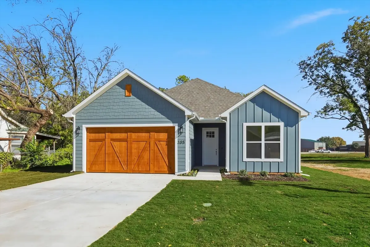 205 S Atwood Street, Boyd, TX 76023 - Image #1