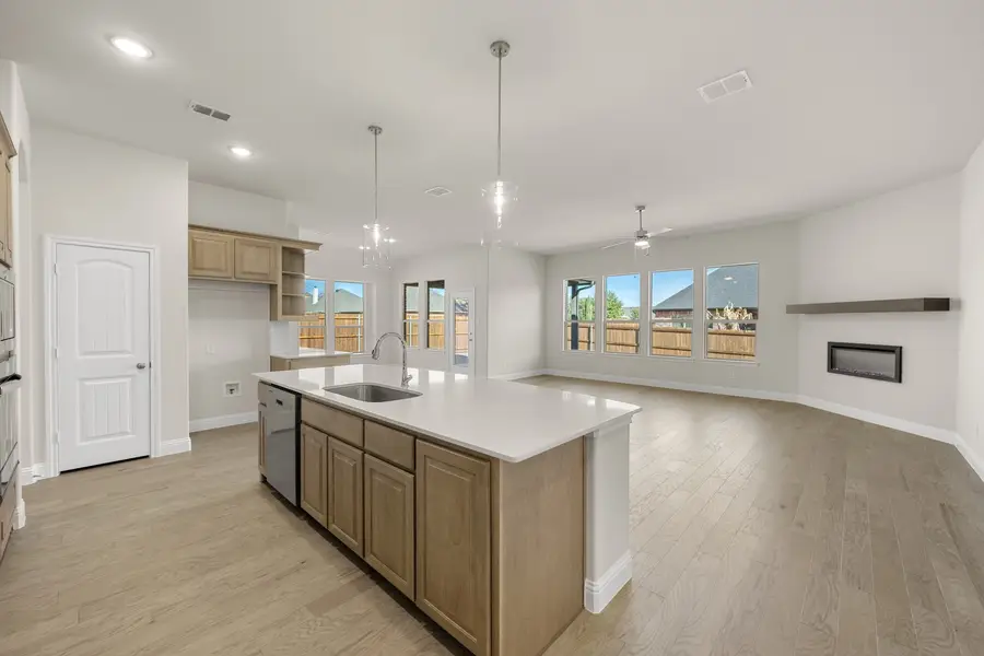 901 Meadow View Drive, Cleburne, TX 76033 - #3