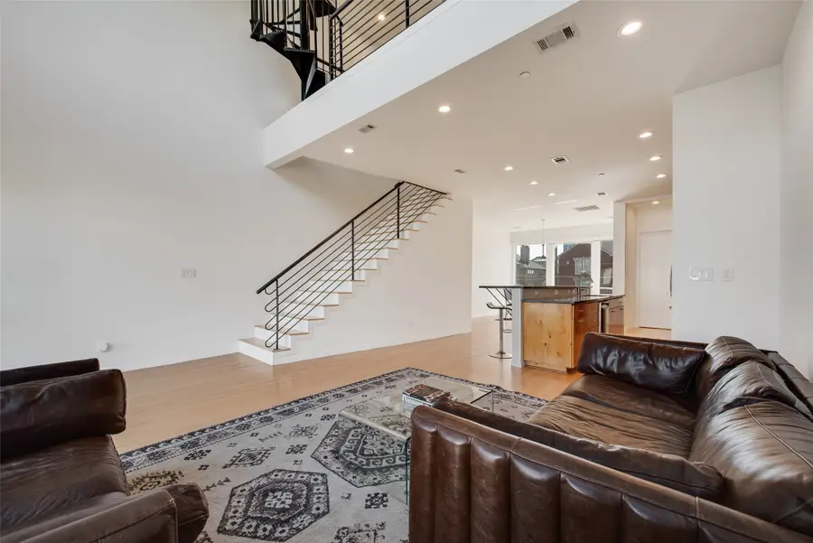 959 W Bluff Street #105, Fort Worth, TX 76102 - #2