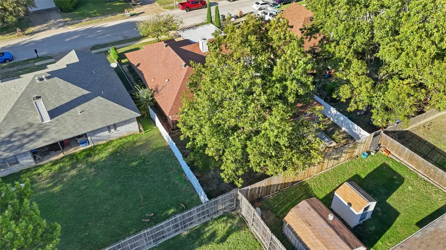 1129 W Hills Terrace, Saginaw, TX 76179 - Image #3