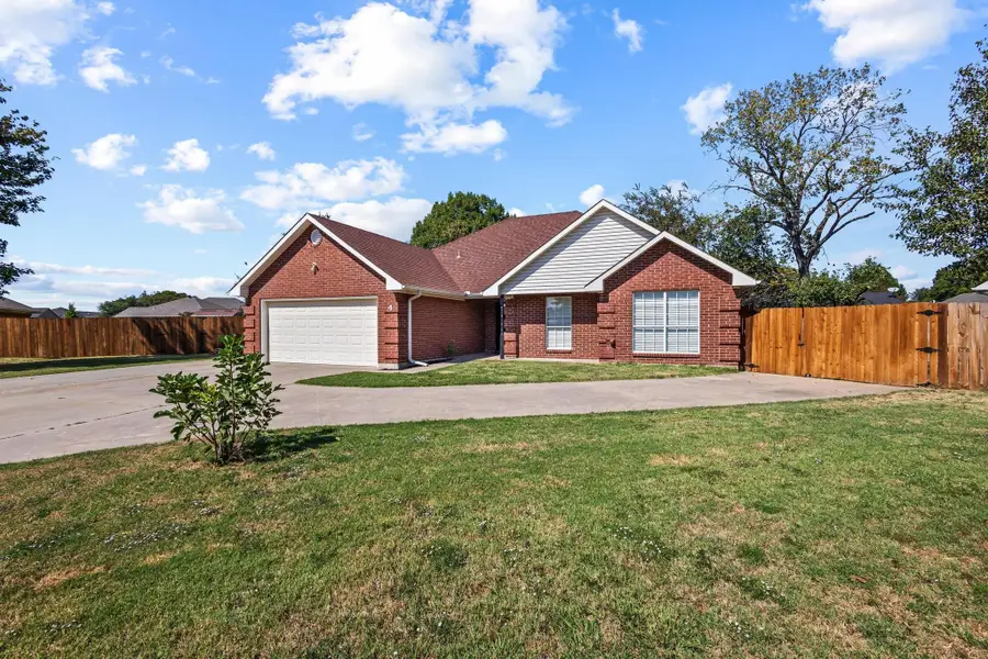 4 Broadmoor Court, Bonham, TX 75418 - Image #3