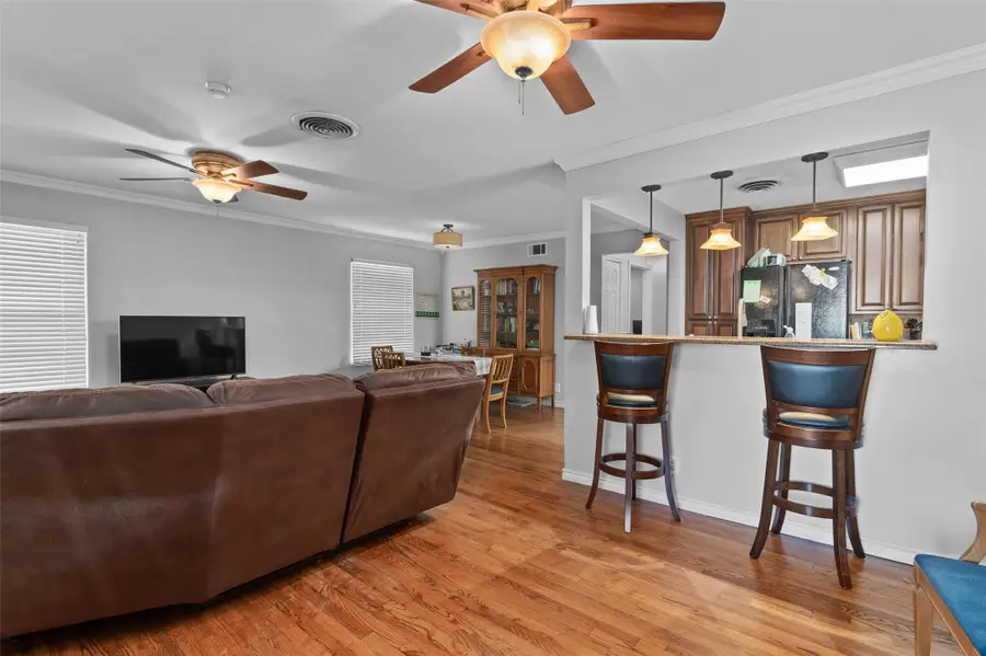 6555 Locke Avenue, Fort Worth, TX 76116 - Image #2