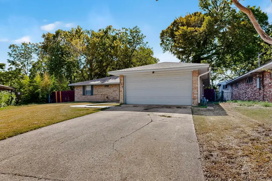 430 Shorewood Drive, Duncanville, TX 75116 - Image #2