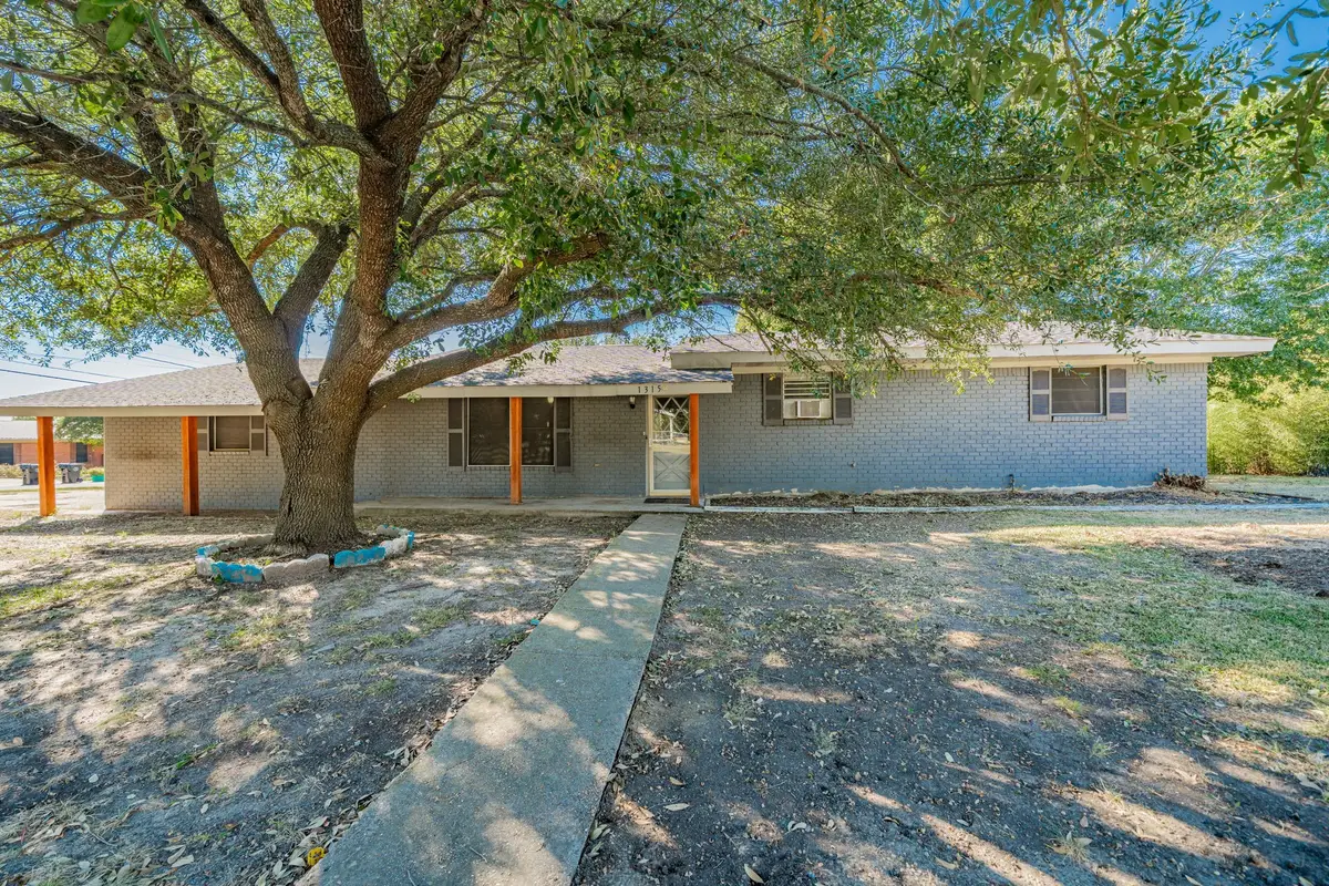 1315 Gateway Drive, Wills Point, TX 75169 - Image #1