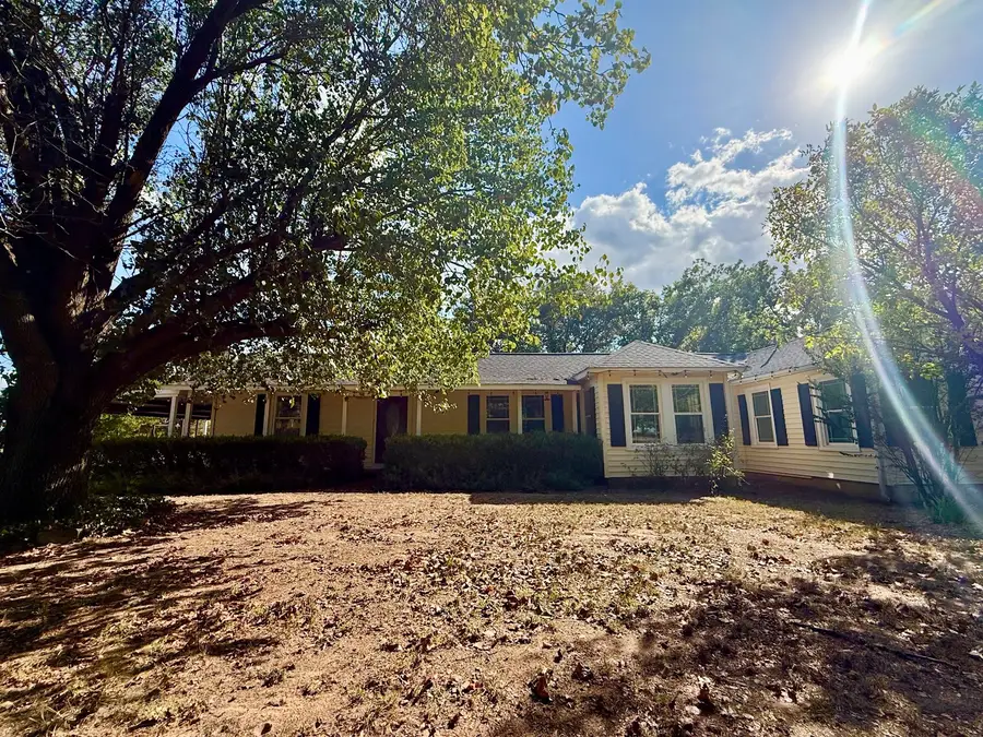 3420 Springfield Road, Springtown, TX 76082 - Image #2