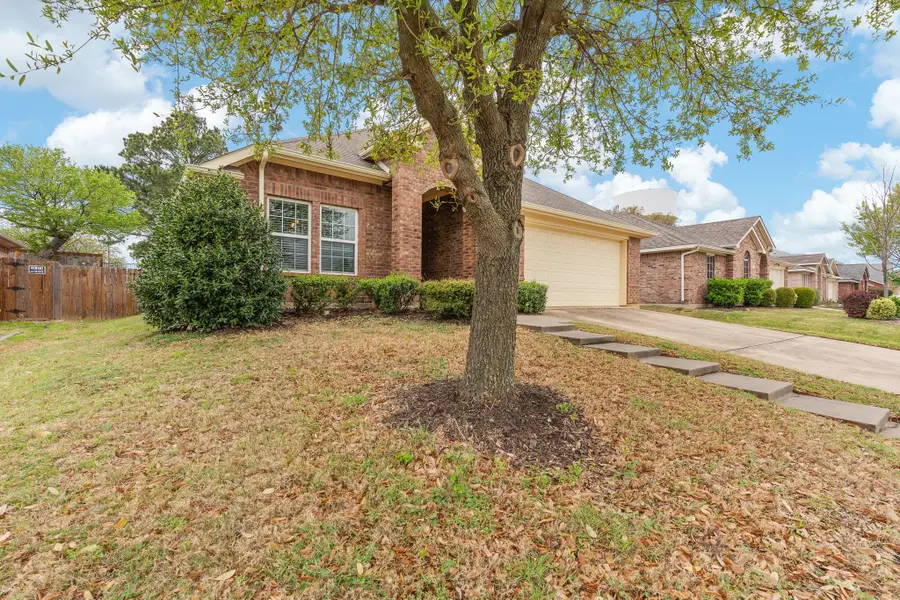 1002 Hidden Oaks Drive, Burleson, TX 76028 - #3