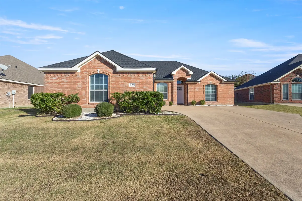 1644 Ridgemar Drive, Grand Prairie, TX 75051 - Image #1