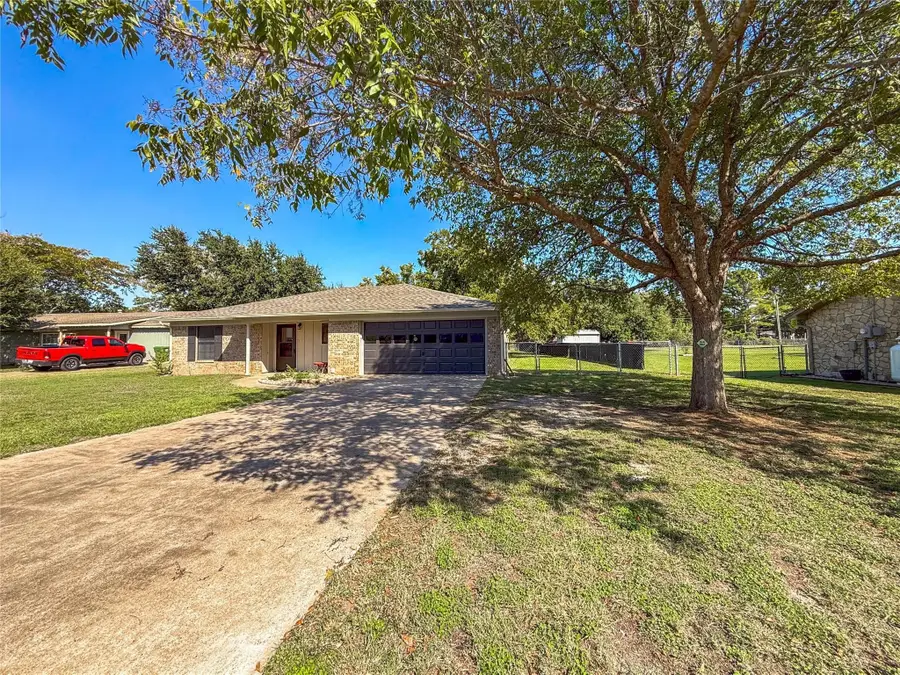 3809 Winding Way, Granbury, TX 76049 - Image #3