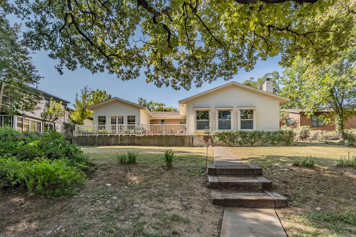 300 Shoreline Drive, Azle, TX 76020 - Image #1