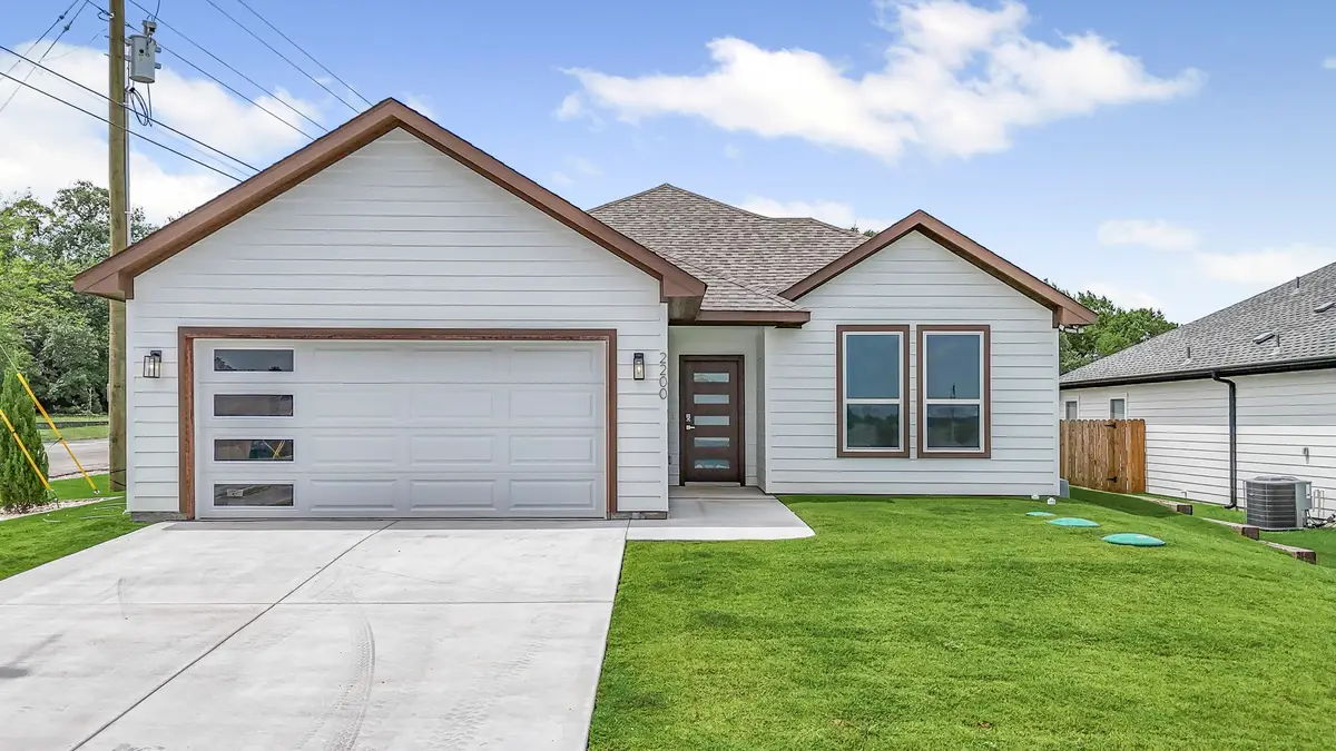 2200 Pedernales Court, Granbury, TX 76048 - Image #1