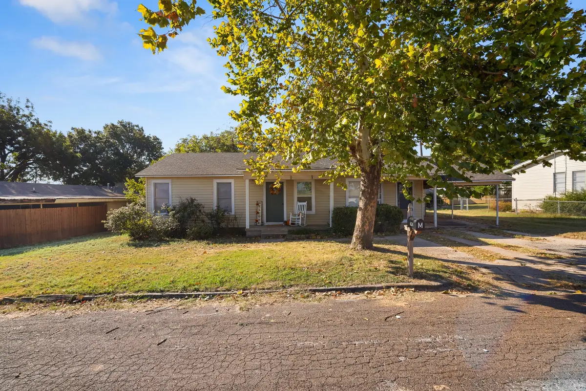 604 E Collins Street, Decatur, TX 76234 - Image #1