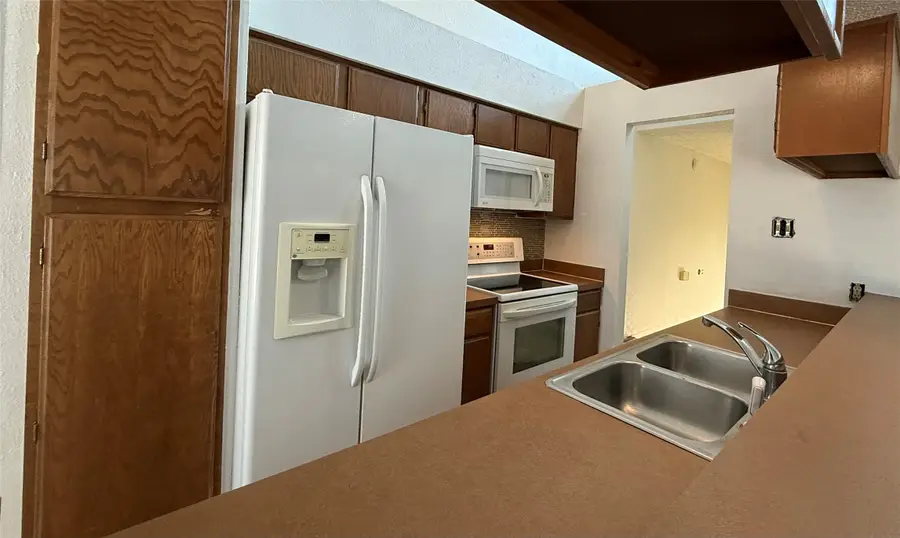 6723 Eastridge Drive #109, Dallas, TX 75231 - Image #3