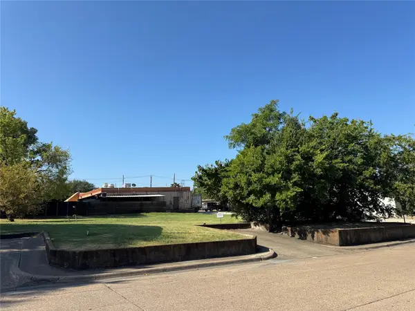 205 W Kaufman, Rockwall, TX 75087