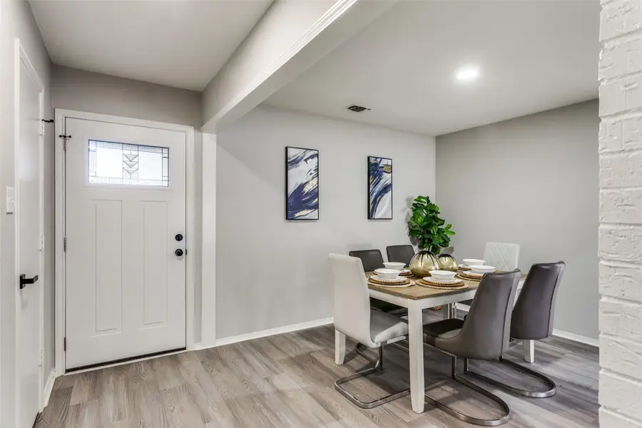 216 Meadowhill Drive, Benbrook, TX 76126 - Image #2