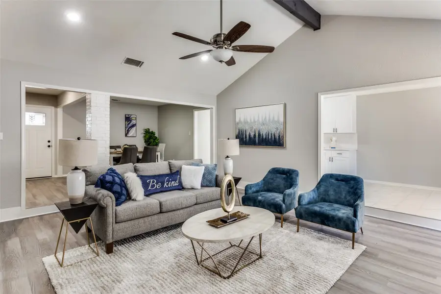 216 Meadowhill Drive, Benbrook, TX 76126 - Image #3