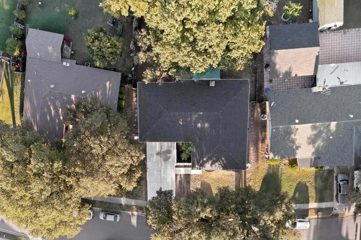 6325 Llano Drive, Edgecliff Village, TX 76134 - Image #1