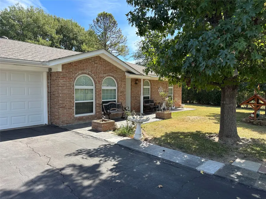 719 Gail Drive, Weatherford, TX 76085 - Image #2