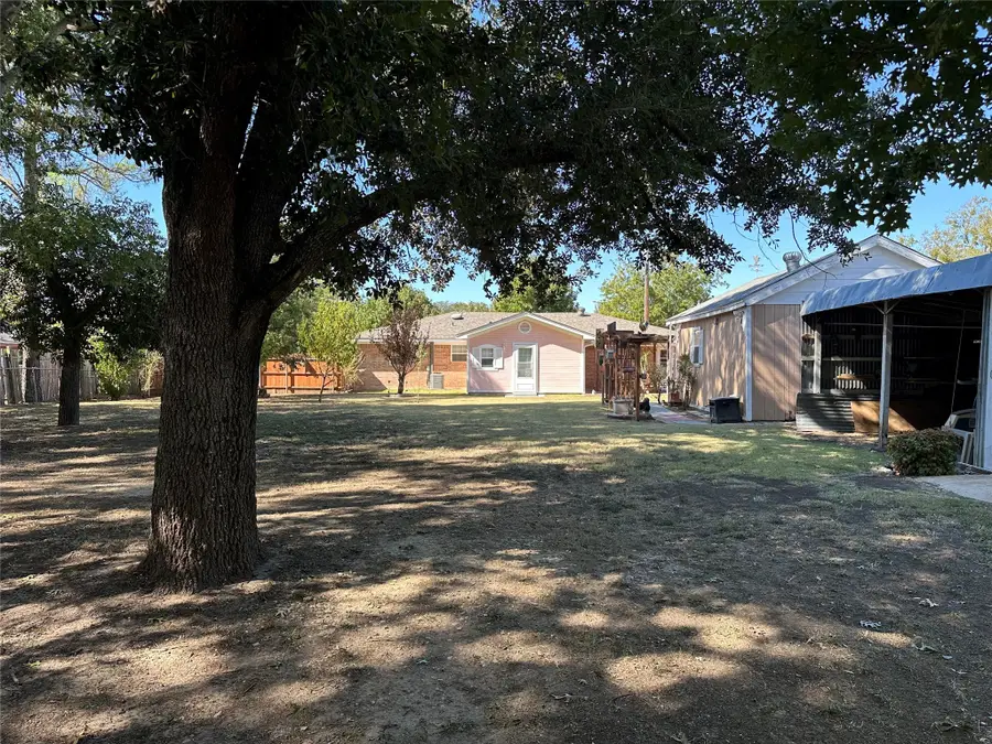 719 Gail Drive, Weatherford, TX 76085 - Image #3