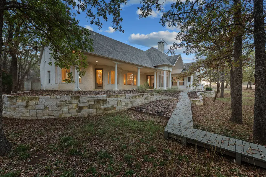 10984 Stagecoach Pass, Pilot Point, TX 76258 - Image #3