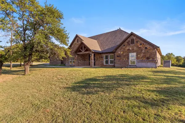 910 County Road 1111, Decatur, TX 76234