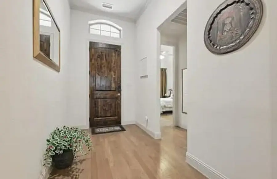 2521 Hunters Boulevard, Lewisville, TX 75056 - Image #2