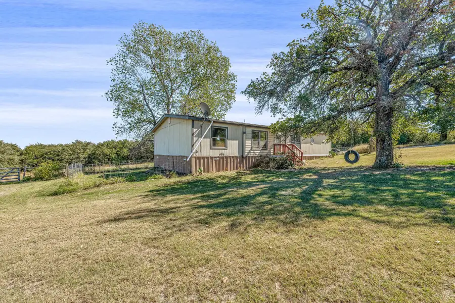 192 Big Salty Lane, Springtown, TX 76082 - Image #2