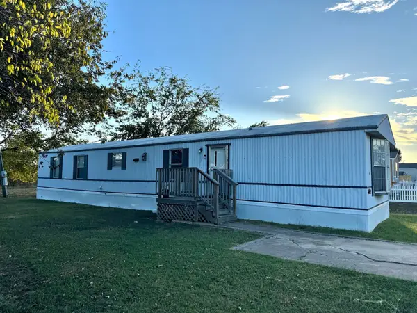 1609 River Bend Road, Cleburne, TX 76033