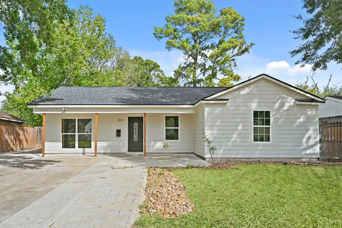 10211 Glenmawr Drive, Houston, TX 77075 - Image #1