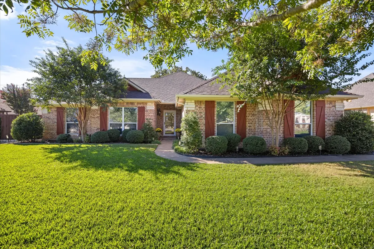 6921 Westover Drive, Granbury, TX 76049 - Image #1