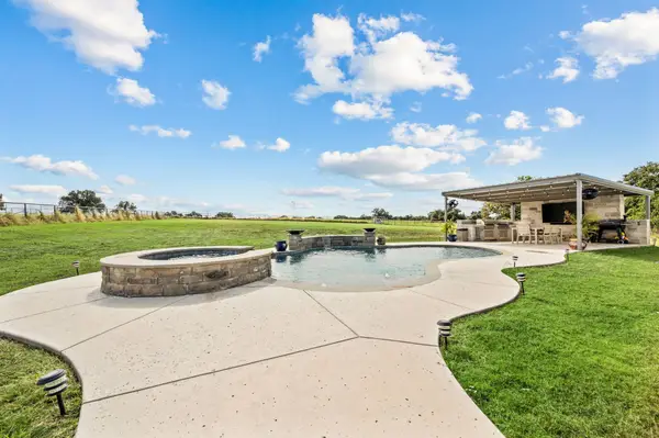 175 County Road 1109, Decatur, TX 76234