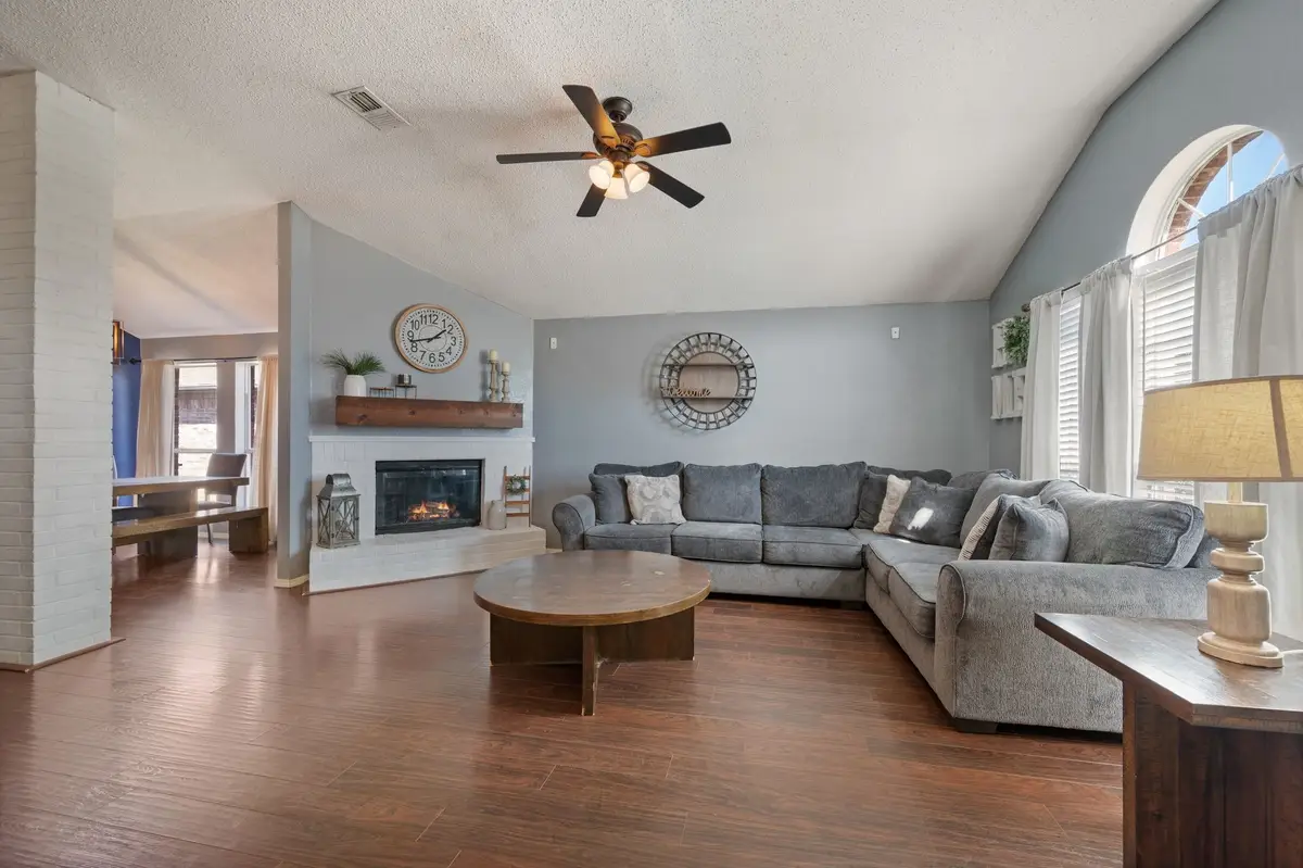 5603 Alicante Drive, Arlington, TX 76017 - Image #1