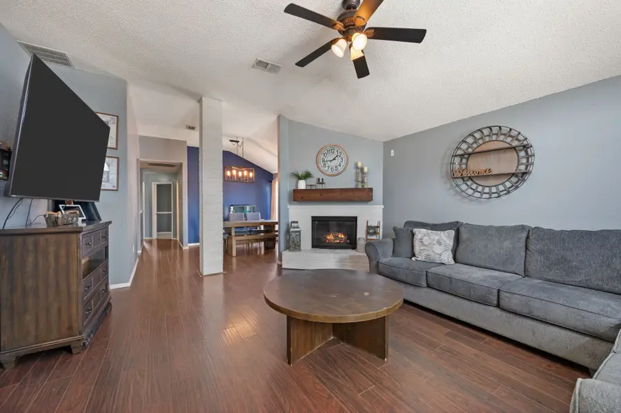 5603 Alicante Drive, Arlington, TX 76017 - Image #2