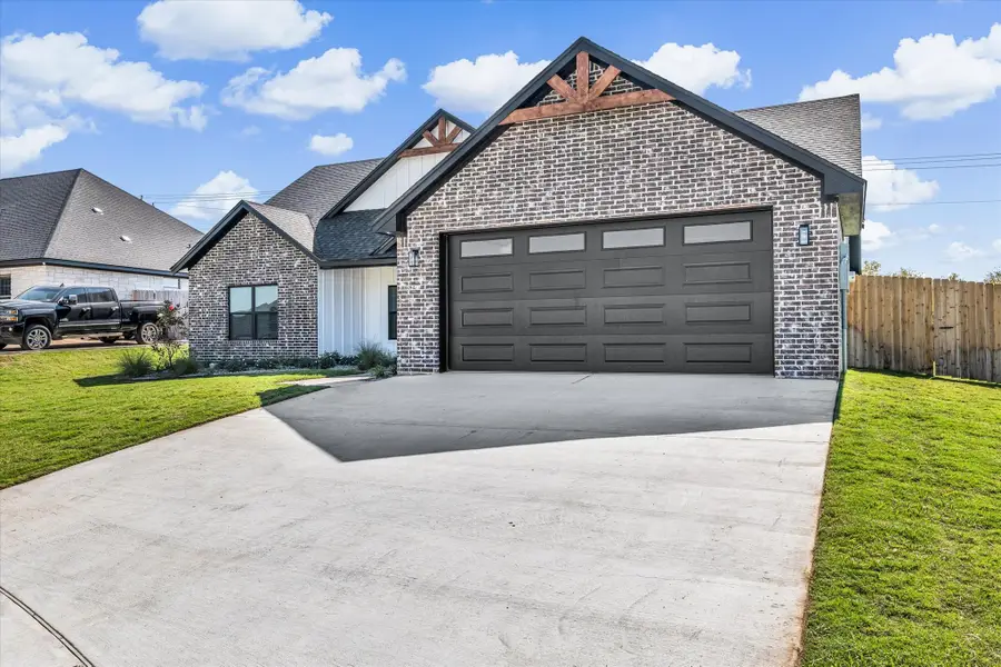 960 Gallant Fox Road, Hewitt, TX 76643 - Image #3